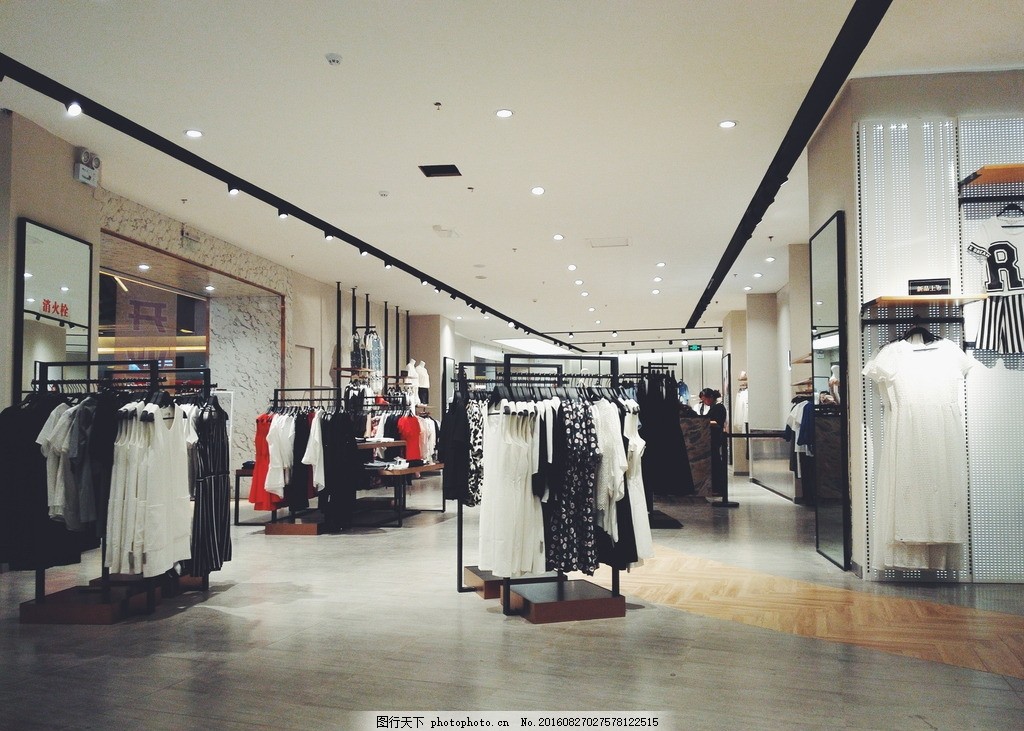 時(shí)尚穿搭指南 服裝店里的潮流密碼